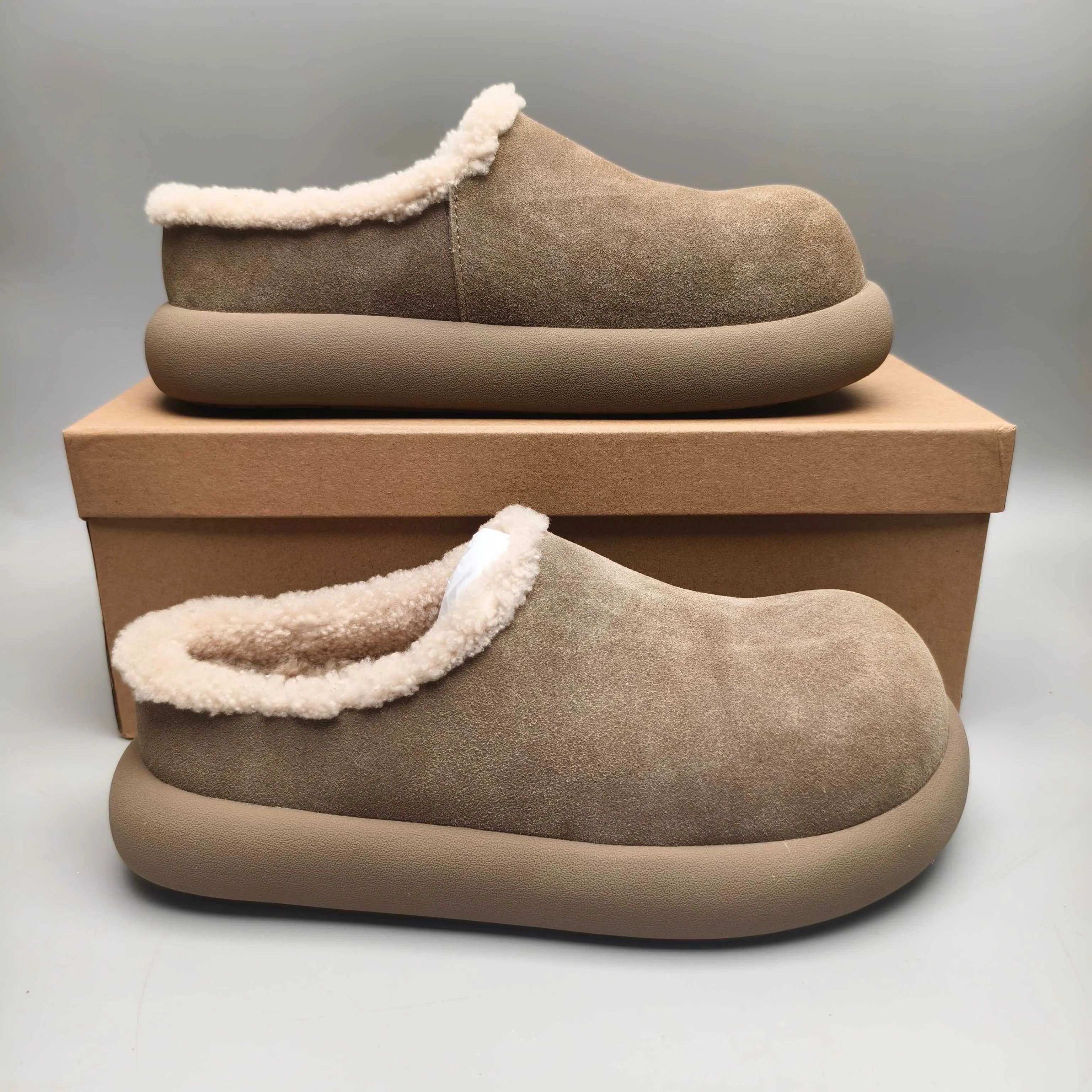 💰480 UGG sheepskin all-in-one snow boots 6088 UGG sheepskin all-in-one snow boots slip-on home shoes potato thick-soled women's shoes color: maroon antelope brown sand chocolate matching code: 35-40
